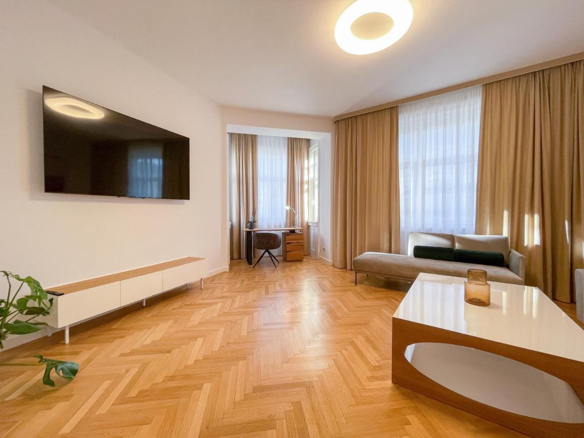 Elysian Apartment Bratislava Buitenkant foto